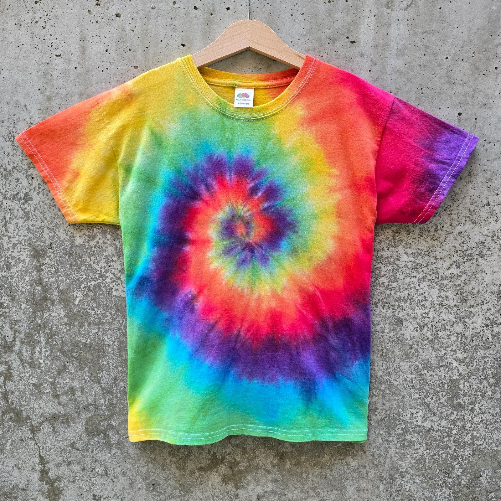 Regenboog spiral tie dye zomer festival t-shirt maat 128, Kinderen en Baby's, Kinderkleding | Maat 128, Spiral Creaties, Jongen of Meisje