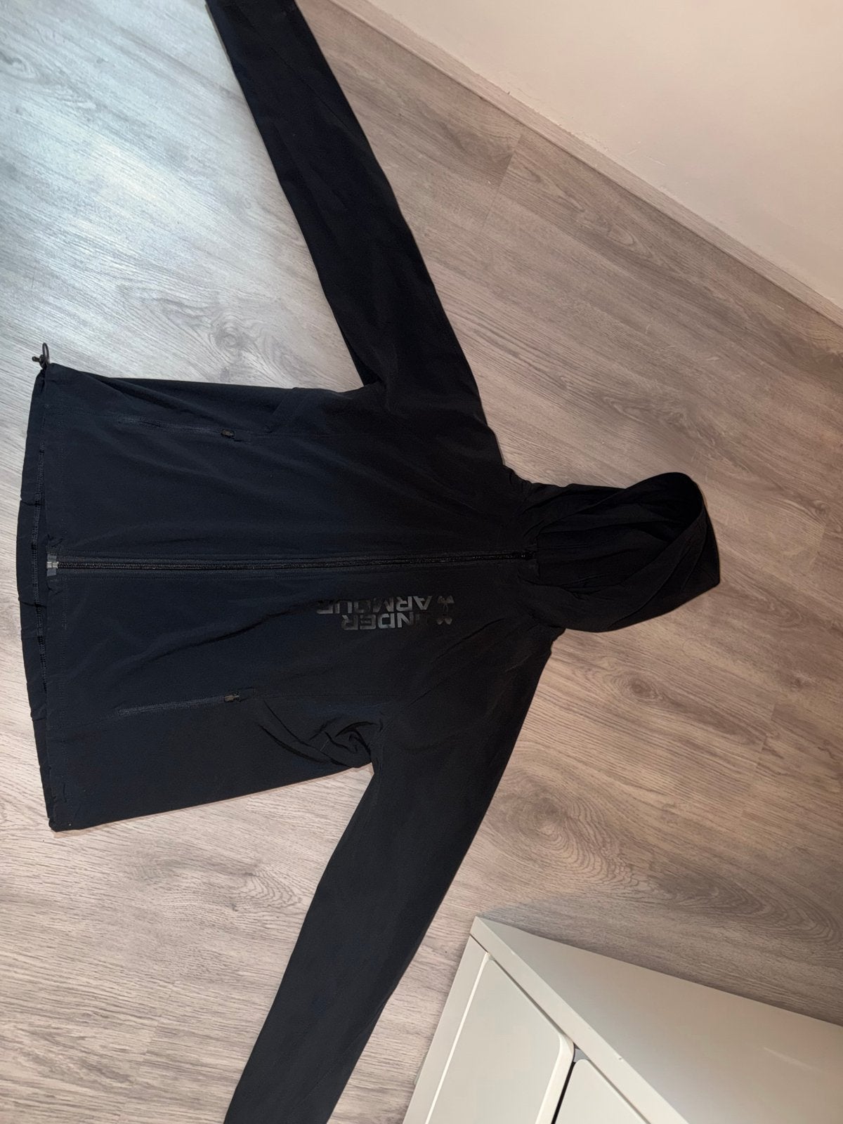 Under Armour sportjas zwart - Zo goed als nieuw, Ophalen of Verzenden, Zo goed als nieuw, Maat 48/50 (M), Zwart