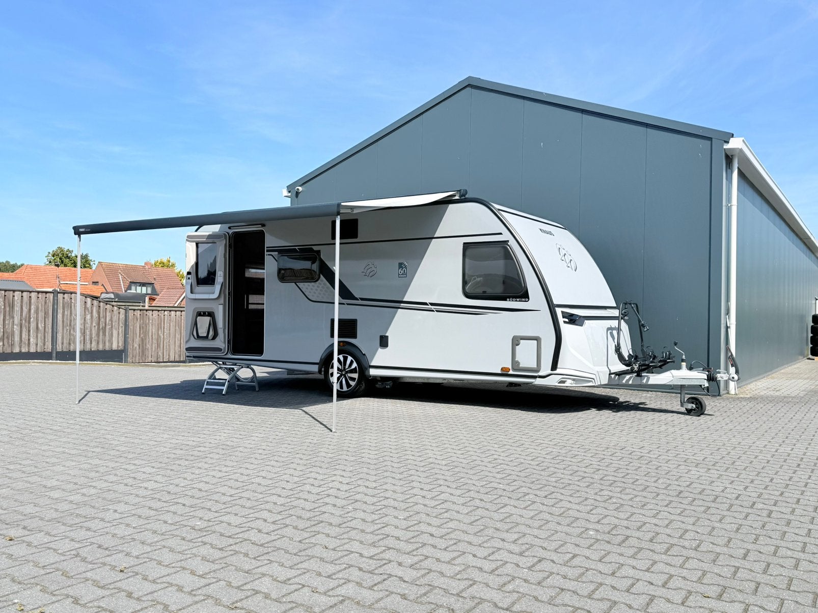 KNAUS 550 FSK STAPELBED AIRCO MOVER CASSETTELUIFEL TENT, Caravans en Kamperen, Caravans, Knaus@knaus.de, Rondzit, Knaus Tabbert AGHelmut‐Knaus‐Straße 194118 JandelsbrunnDuitsland