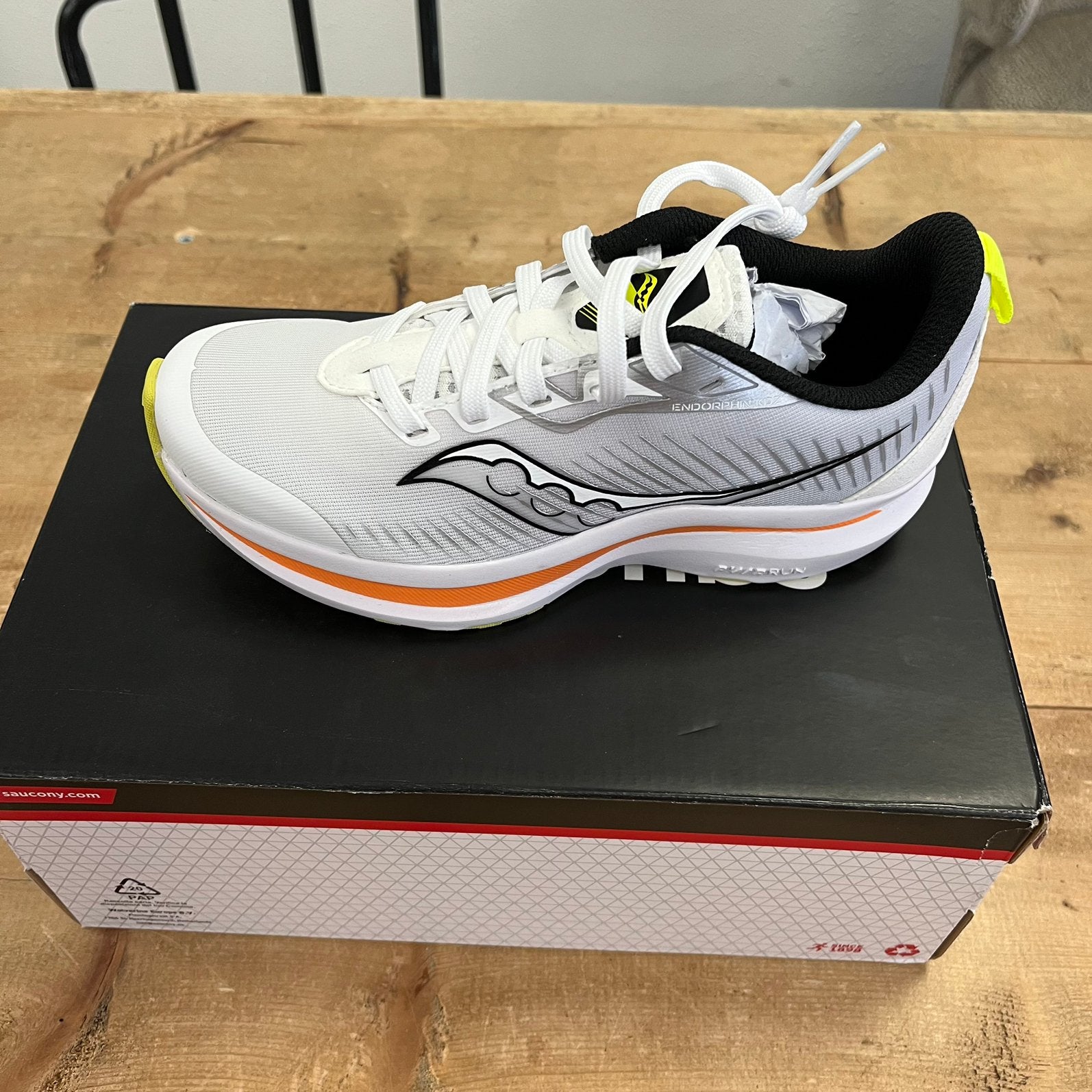 Saucony Endorphin kids / 32, Hardloopschoenen, Nieuw, Hardlopen, Saucony