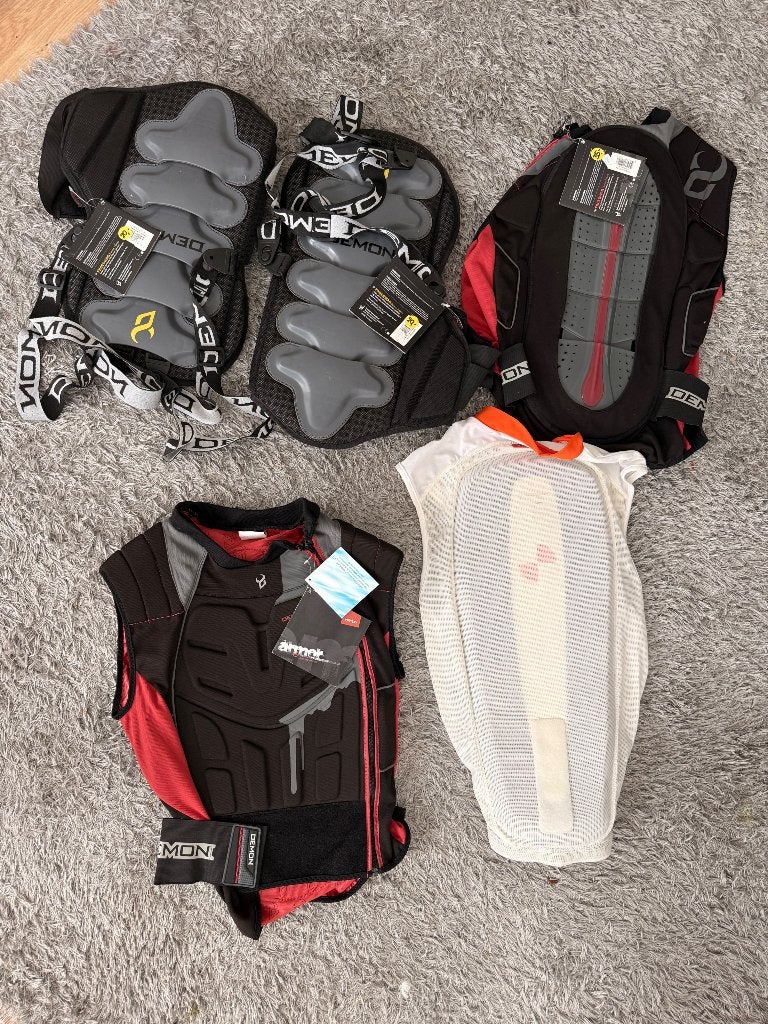 Demon beschermingskleding / body armor  snowboard,ski & MTB, Ophalen of Verzenden, Nieuw, Zwart, Hardlopen of Fietsen