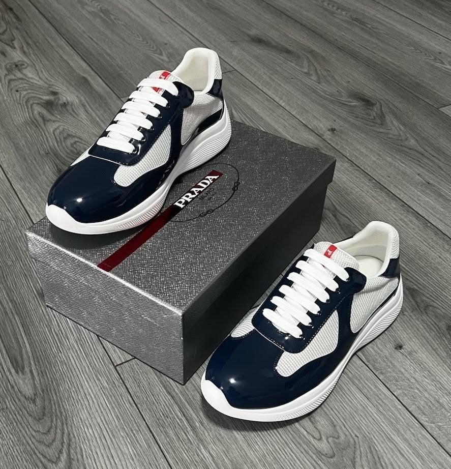 Prada Sneakers - Donkerblauw en Wit, Blauw, Ophalen of Verzenden, Sneakers of Gympen, Zo goed als nieuw