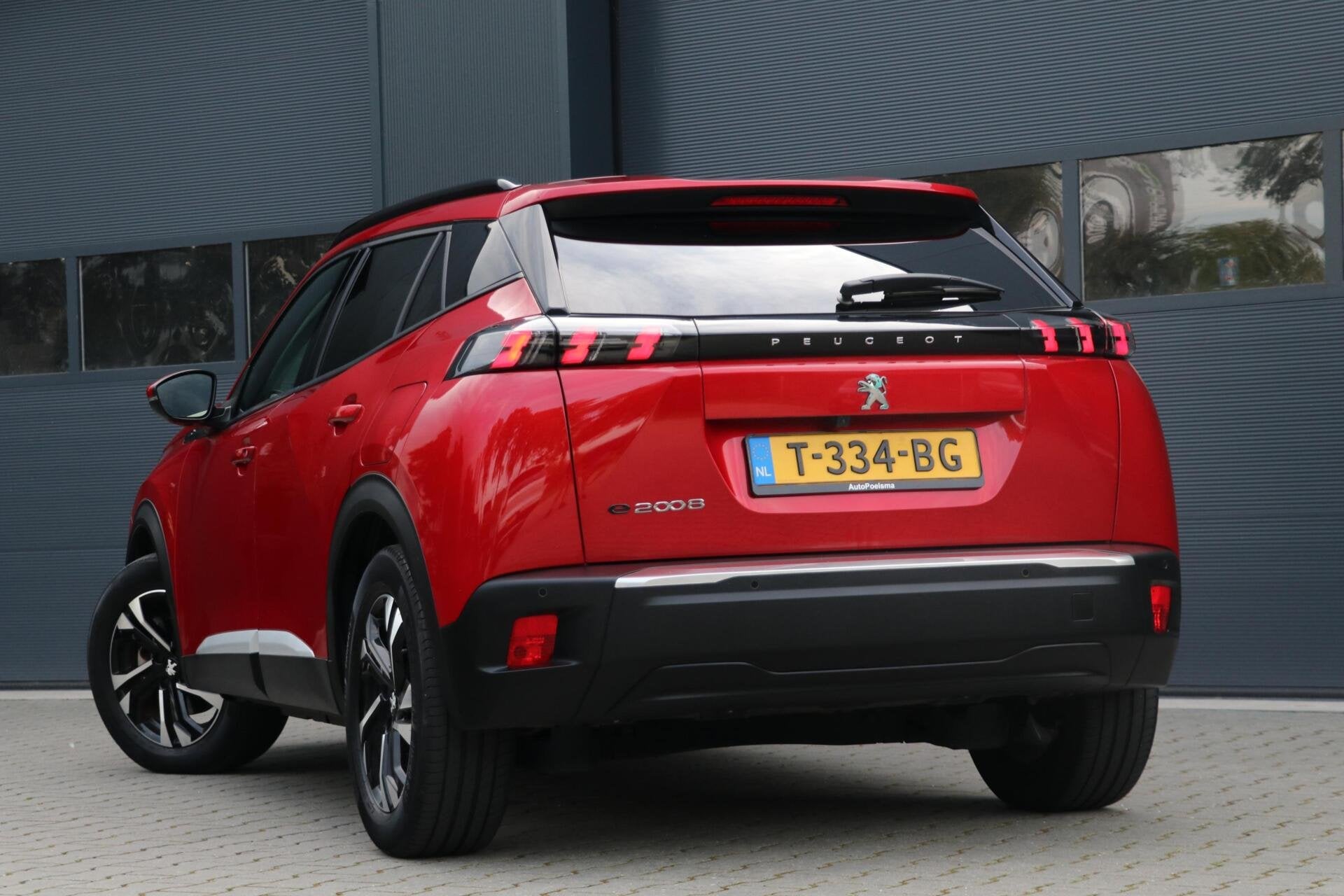 Foto 4 van Peugeot e-2008 EV Allure Pack 50 kWh Lane Assist PDC Camera