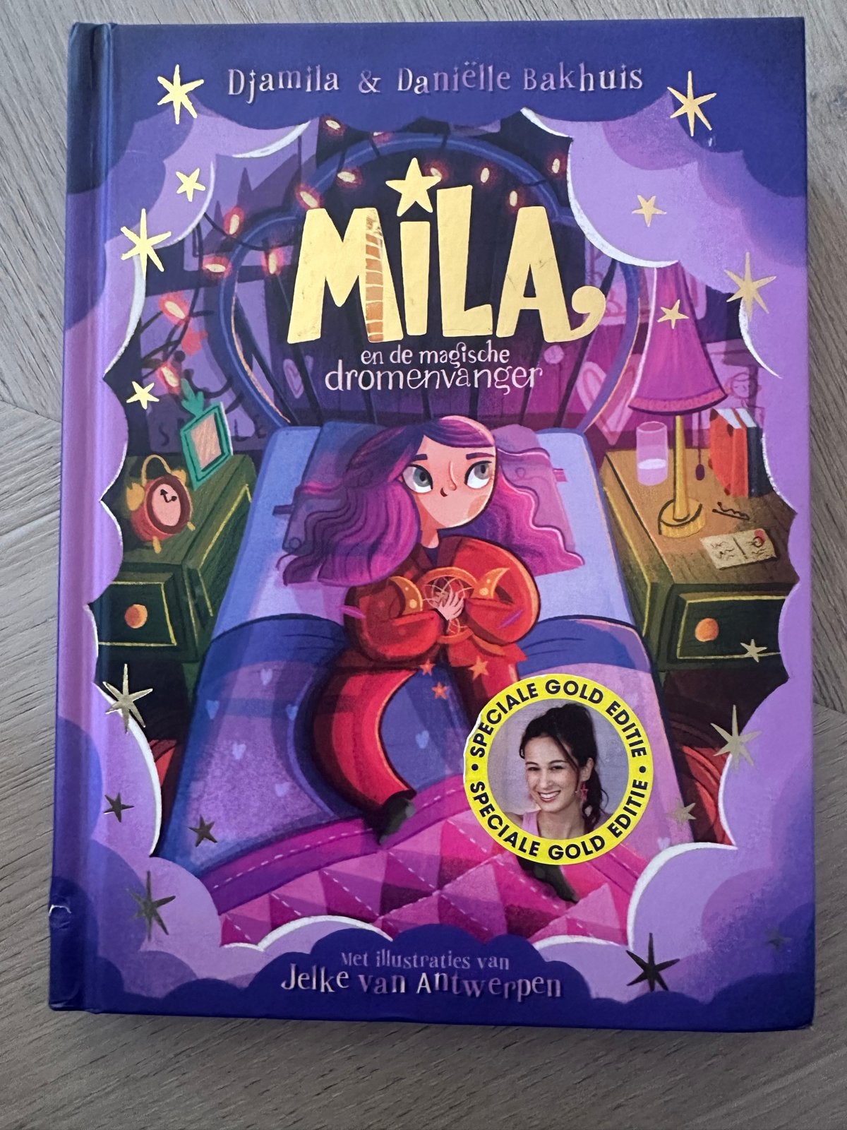 Mila en de magische dromenvanger- Speciale Gold Editie, Ophalen, Zo goed als nieuw, Fictie algemeen