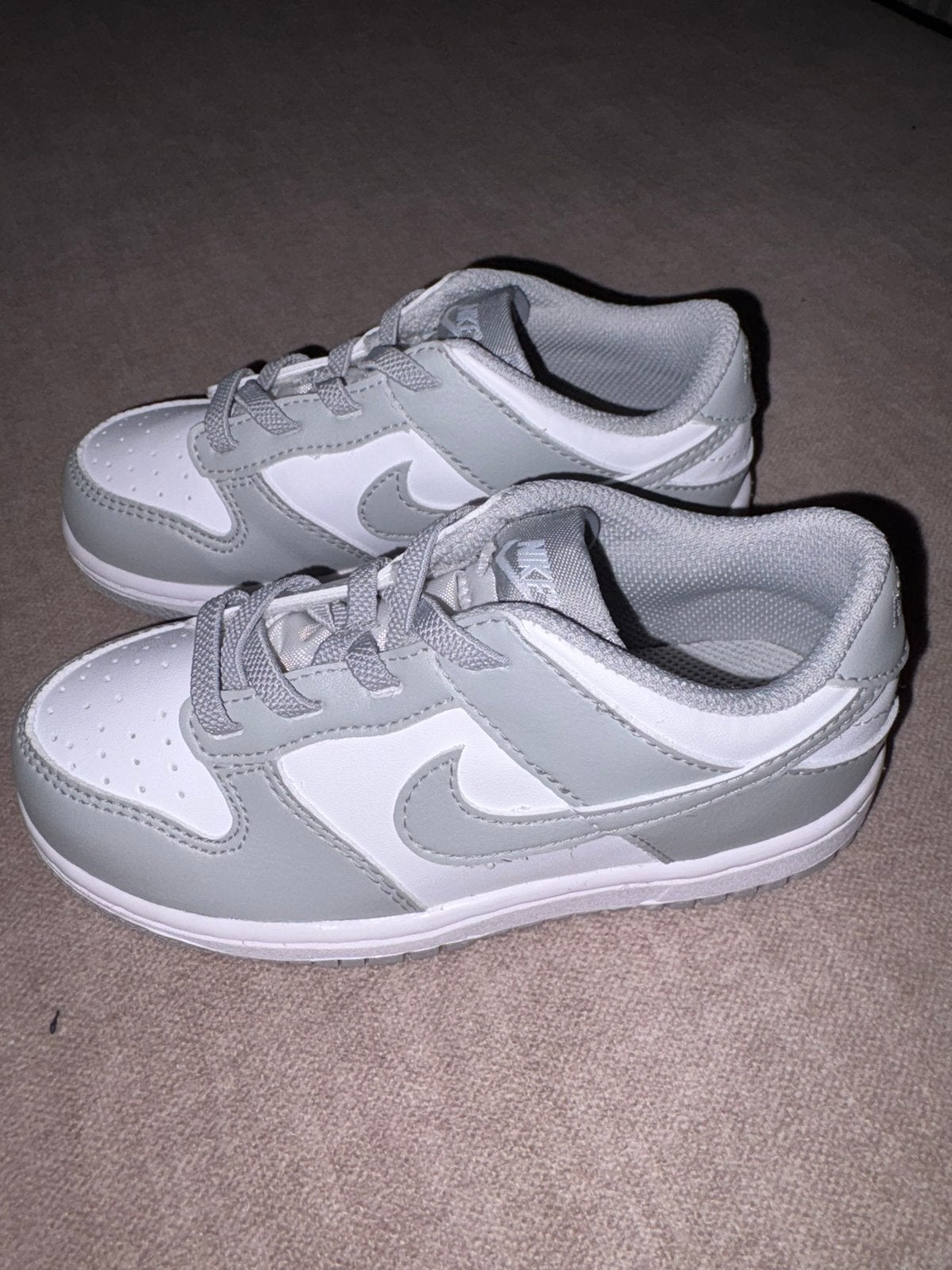 Nike Dunk Low Kids Maat 27 - Nieuw met prijskaartje, Ophalen of Verzenden, Nieuw, Jongen of Meisje, Schoenen