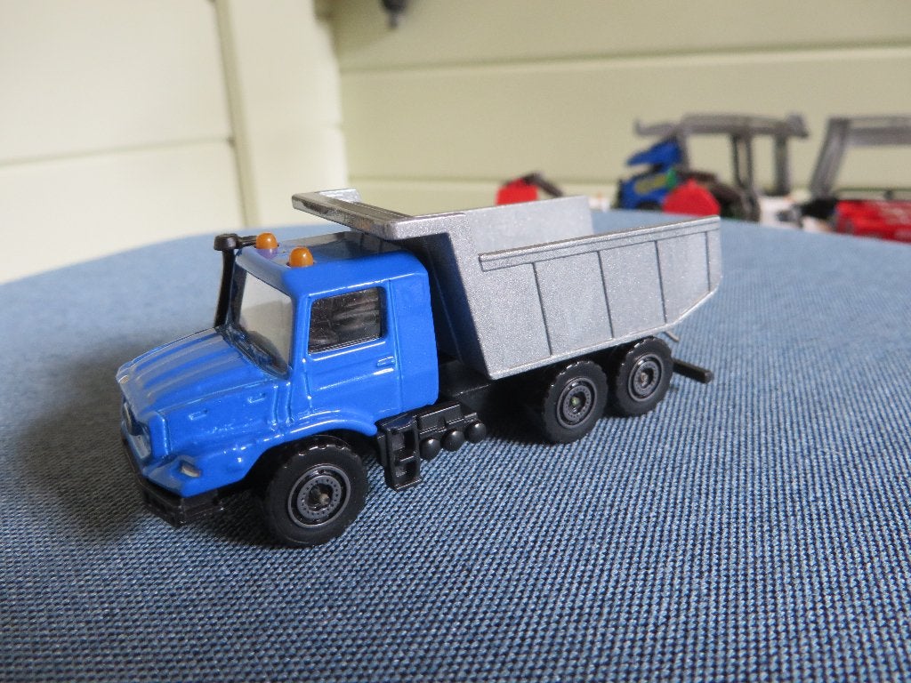 Majorette Mercedes Benz Zetros Truck Zand kiepwagen, Ophalen of Verzenden, Gebruikt, Bus of Vrachtwagen