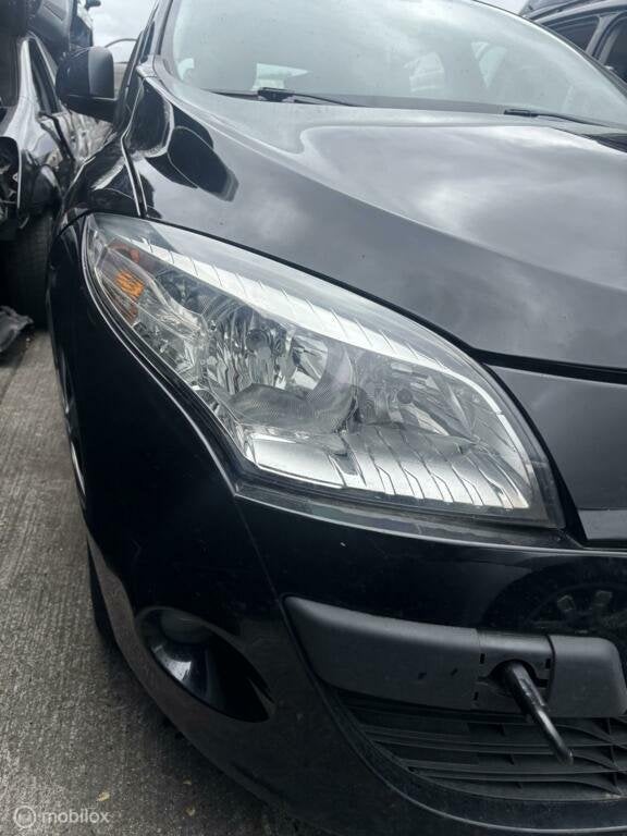 Koplamp rechts Renault Megane Estate III ('09-'16), Auto-onderdelen, Verlichting, Gebruikt, Renault, Ophalen of Verzenden, Renault