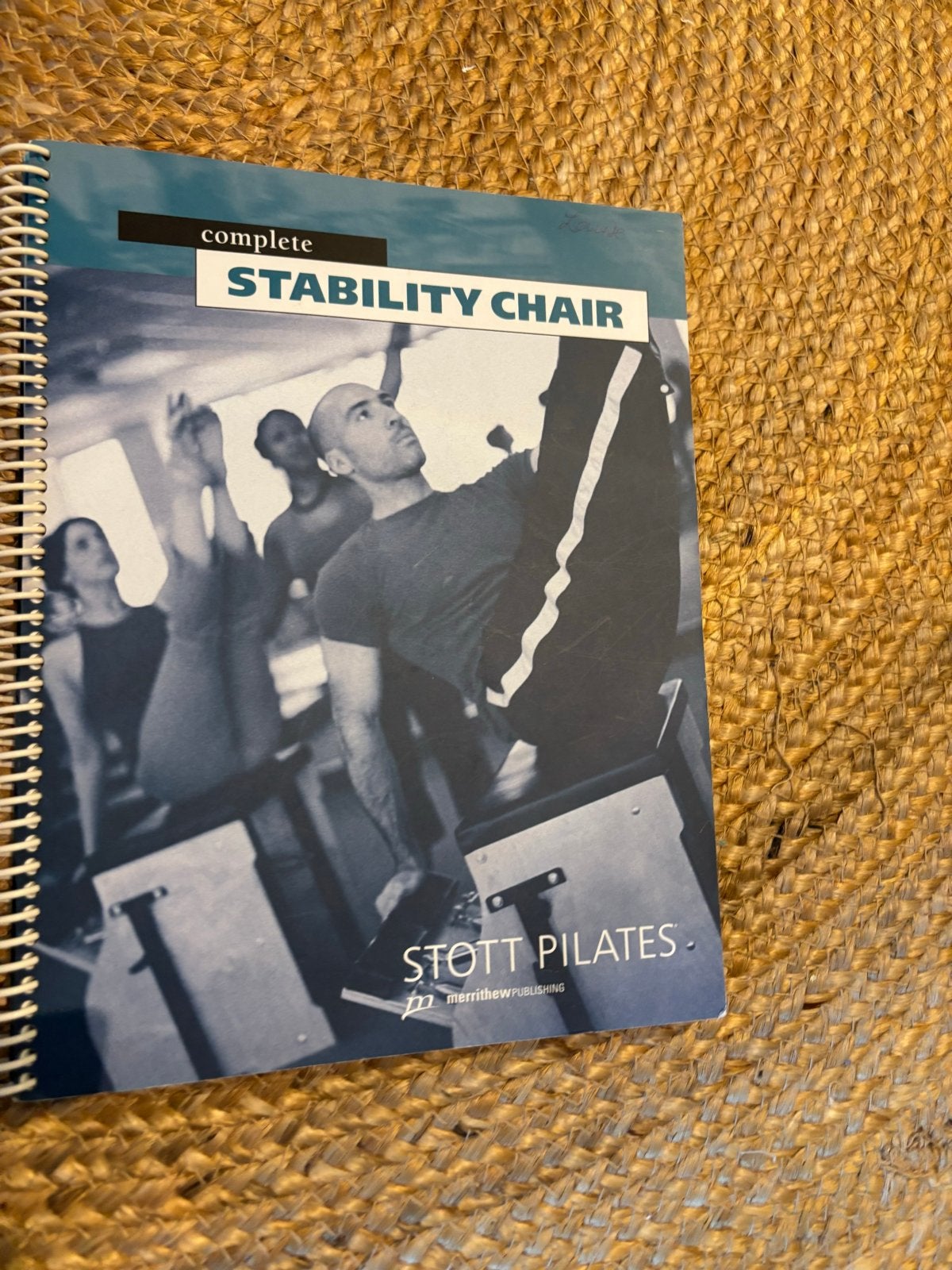 Stott Pilates Complete Stability Chair Handleiding, Boeken, Ophalen of Verzenden, Gelezen, Gezondheid en Conditie