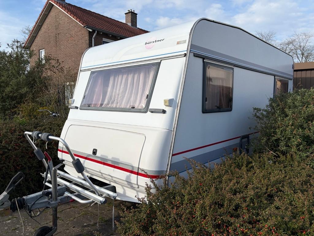 Nette Bürstner Scala caravan, Caravans en Kamperen, Caravans, Particulier, tot en met 4, 750 - 1000 kg, Rondzit, Bürstner, Omvormbare zithoek