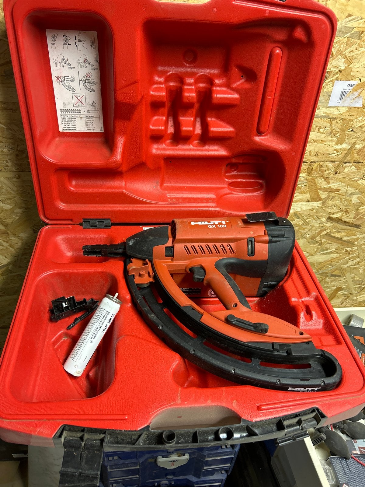 Hilti GX 100 Gasgestuurd Spijkerpistool in Koffer, Doe-het-zelf en Verbouw, Ophalen, Gebruikt