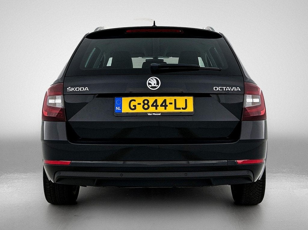 Skoda Octavia Combi 1.0 TSI Greentech Clever Edition, Auto's, Skoda, 12 maanden, Gebruikt, Zwart, Origineel Nederlands
