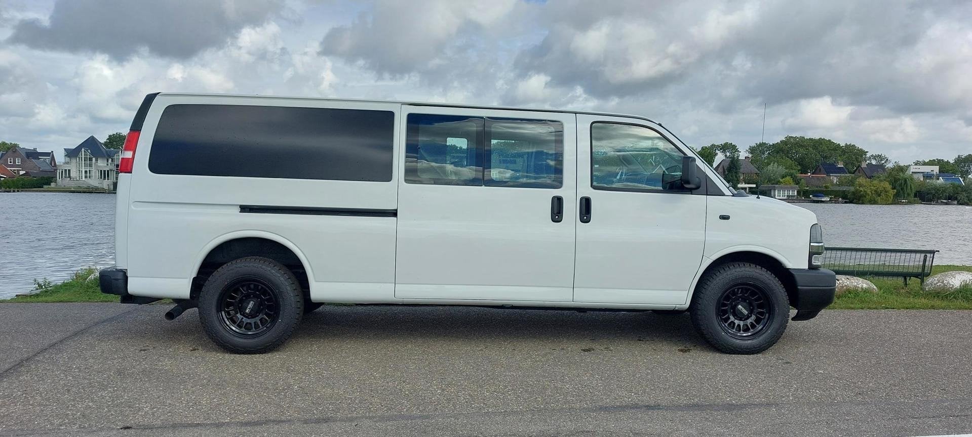Chevrolet USA Chevy Van Express 6.0 met nieuwe LPG G3 merk P, Gebruikt, Overige carrosserieën, Wit, 5967 cc