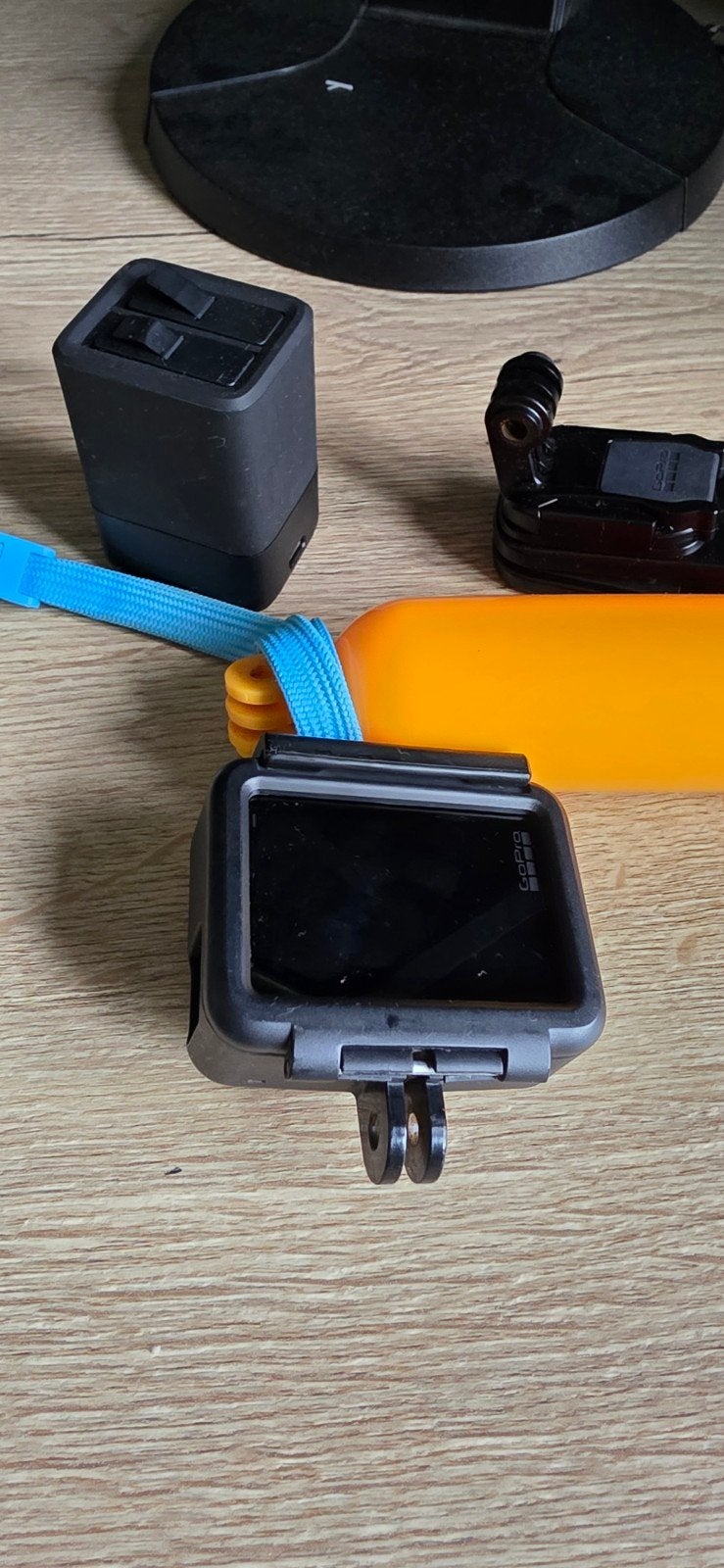 Foto 3 van GoPro Hero 5 Black + Dubbele Lader & Drijvende Handgrip etc