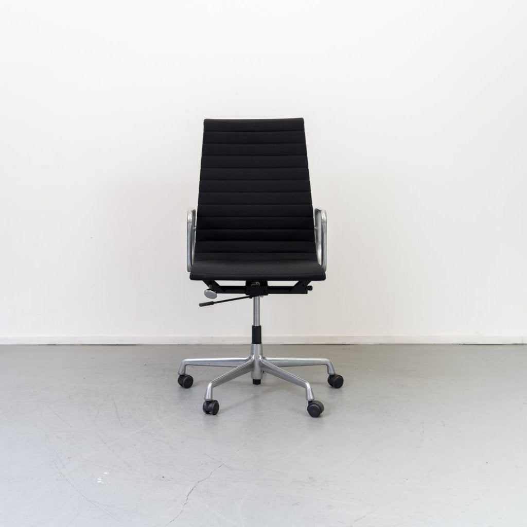 Vitra EA 119 Bureaustoel Zwart Hopsak - Aluminium, Niet ingevuld, Zo goed als nieuw, Niet ingevuld, Niet ingevuld