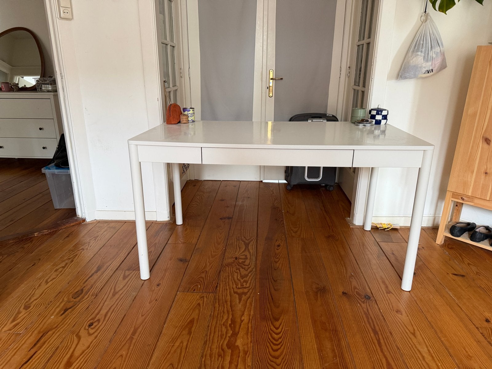Wit bureau met lade - ikea tonstad, Huis en Inrichting, Ophalen, Met lades, Spaanplaat of MDF, Zo goed als nieuw