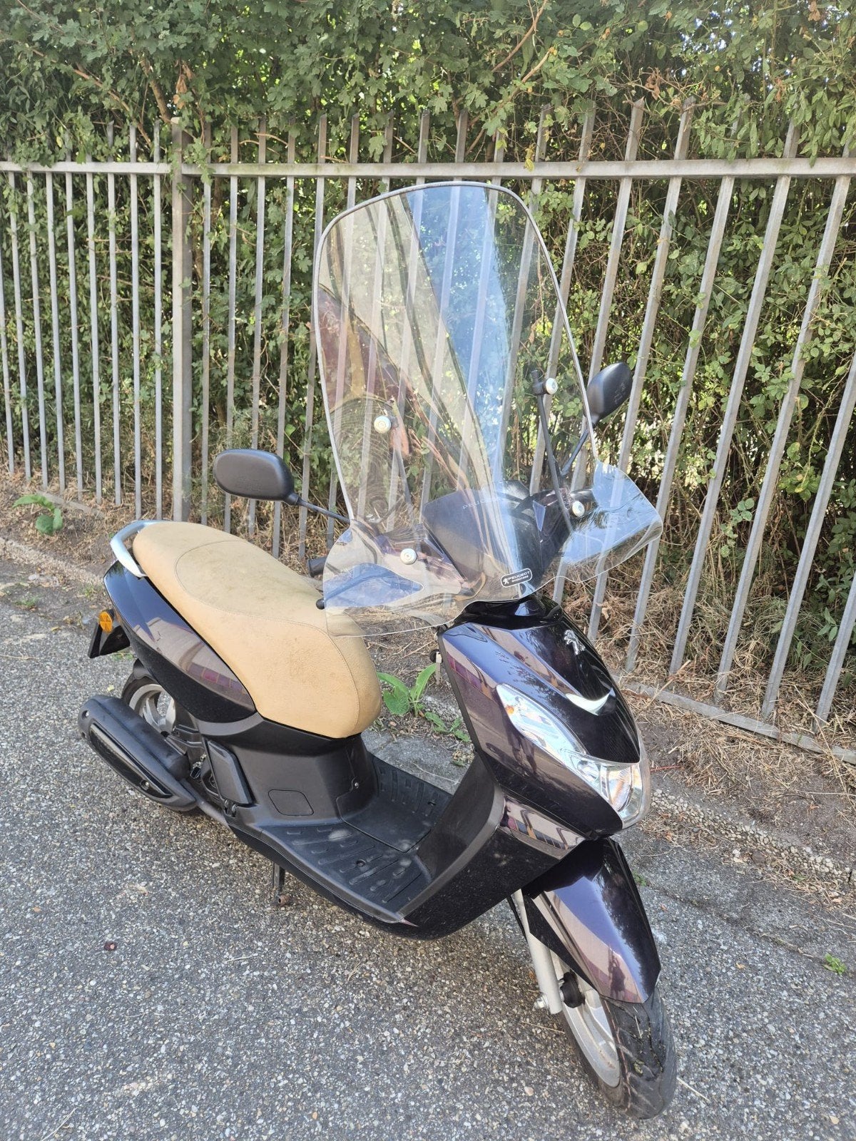 snorscooter Peugeot kisbee bj2018 3788km goed onderhouden, Ophalen, Zo goed als nieuw, Benzine, Peugeot