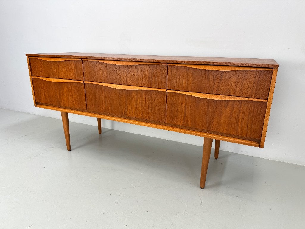 Vintage dressoir Austinsuite., Ophalen of Verzenden, Zo goed als nieuw, 25 tot 50 cm, 150 tot 200 cm
