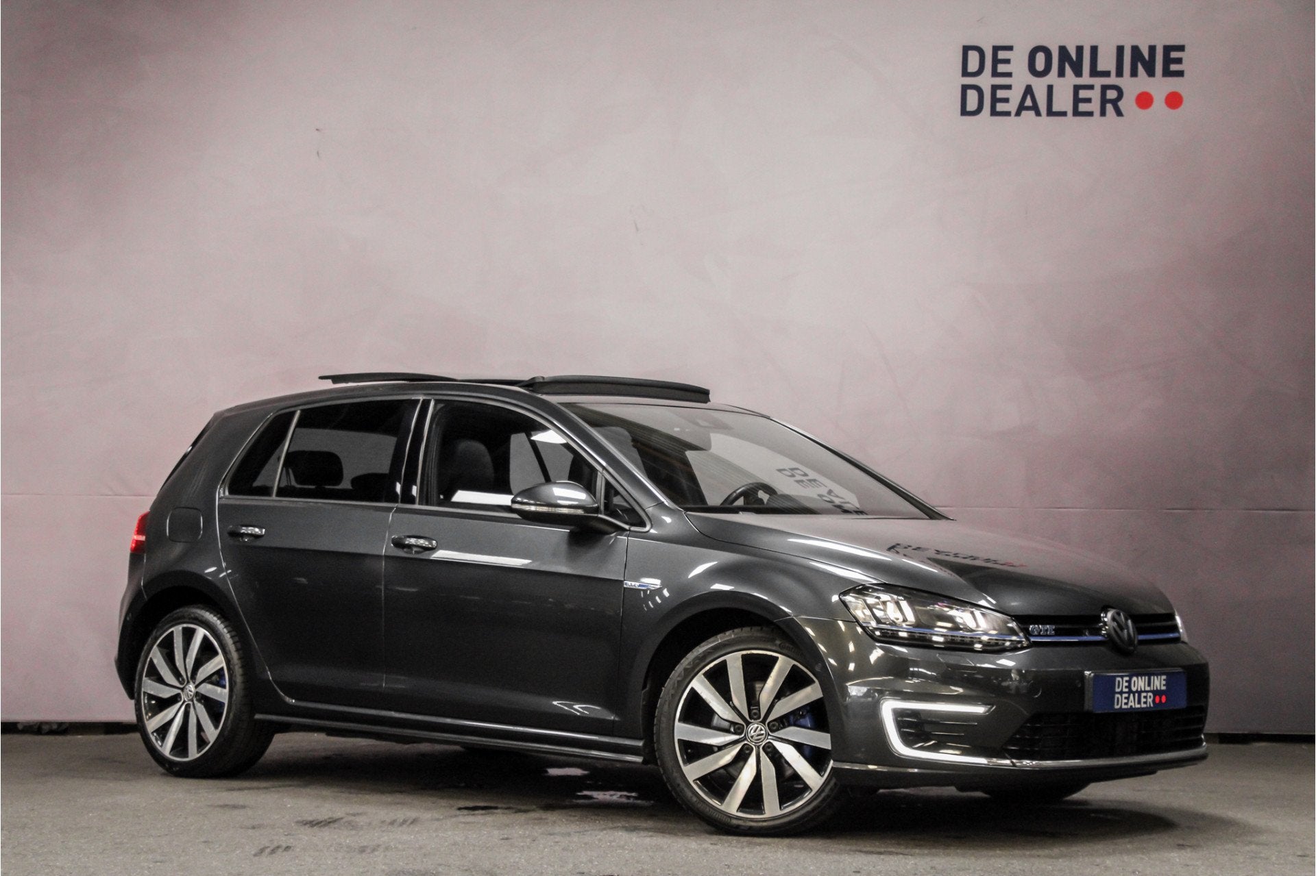 Volkswagen Golf 1.4 TSI GTE |Pano|Leder|ACC|18inch|, Auto's, Gebruikt, Euro 6, 4 cilinders, Zwart