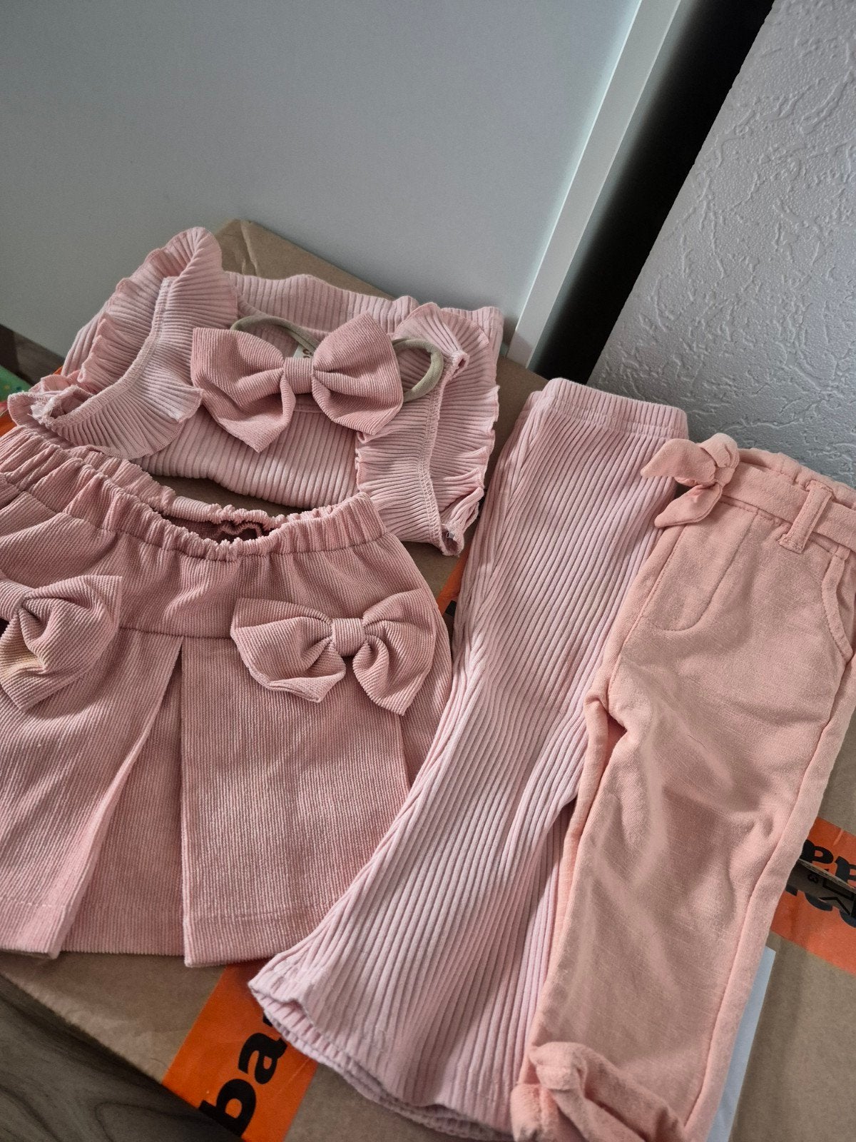 Mooi kleding setje: rokje, strik shirt, flair legging (6-9m), Kinderen en Baby's, Babykleding | Overige, Ophalen of Verzenden