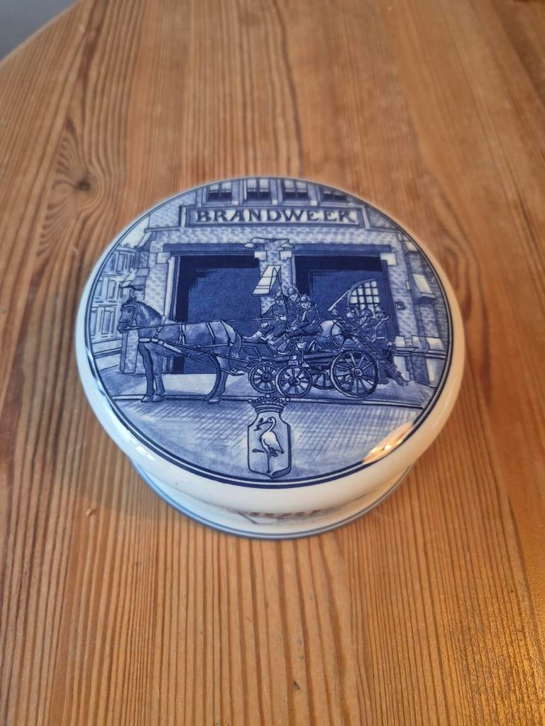 Delfts Blauw Brandweer 's-Gravenhage 100 Jaar Doosje, Antiek en Kunst, Antiek | Porselein, Ophalen of Verzenden