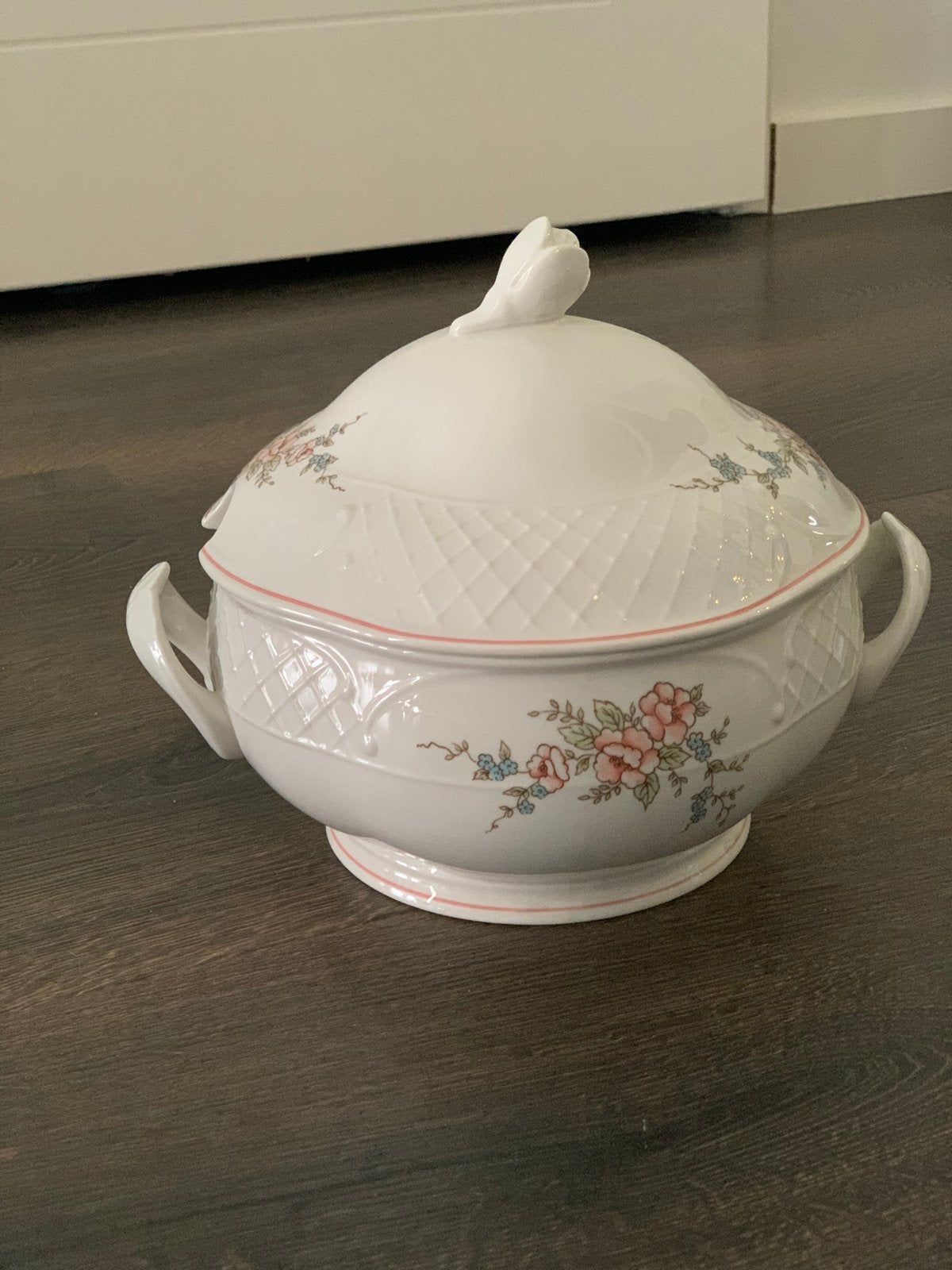 Villeroy & Boch Rosette Vitro-Porselein Soepterrine, Huis en Inrichting, Keuken | Servies, Ophalen of Verzenden, Overige stijlen
