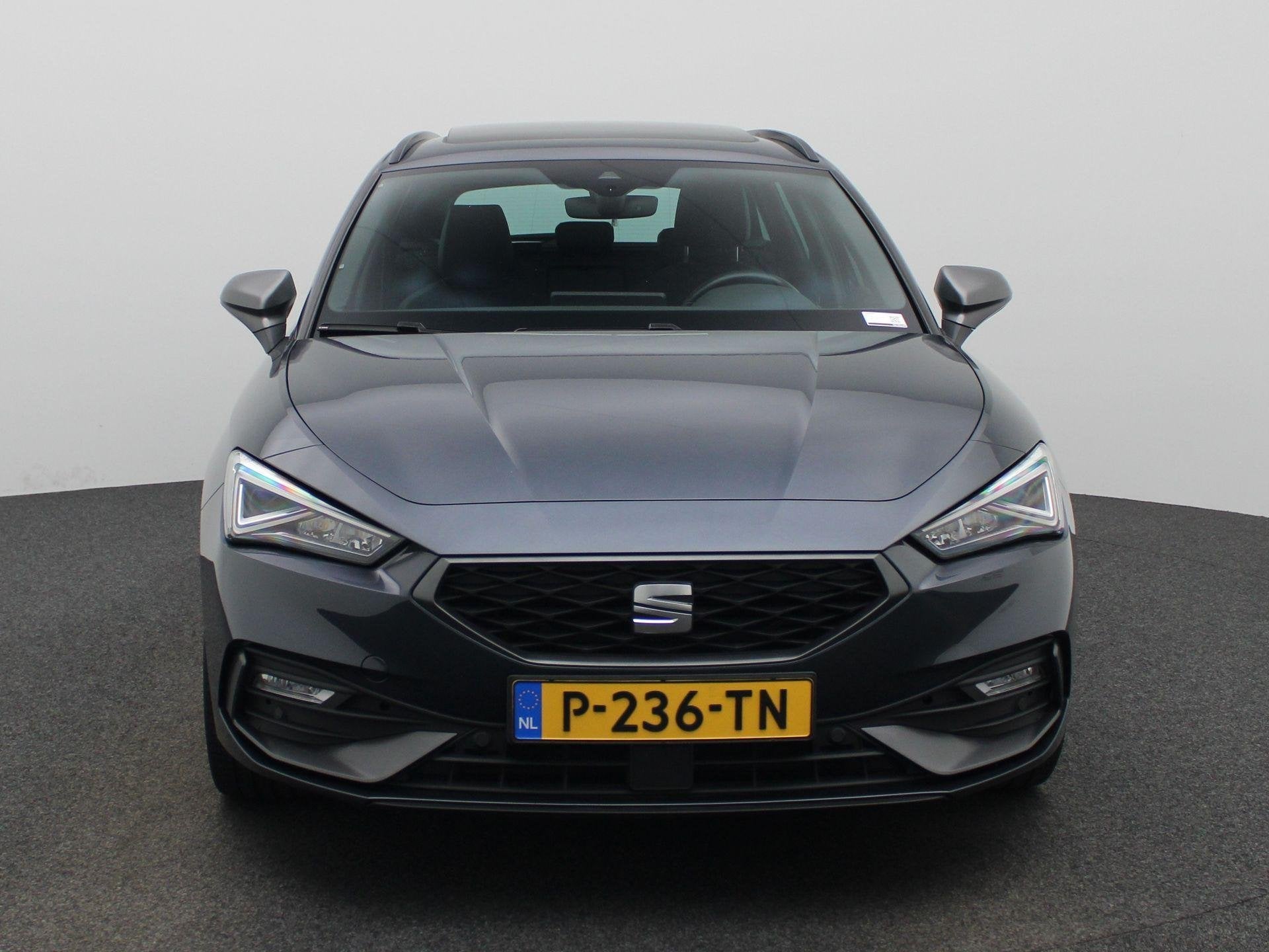 SEAT Leon Sportstourer 1.5 eTSI FR Business Intense | BLACK, 12 maanden, Stof, 4 cilinders, Leon