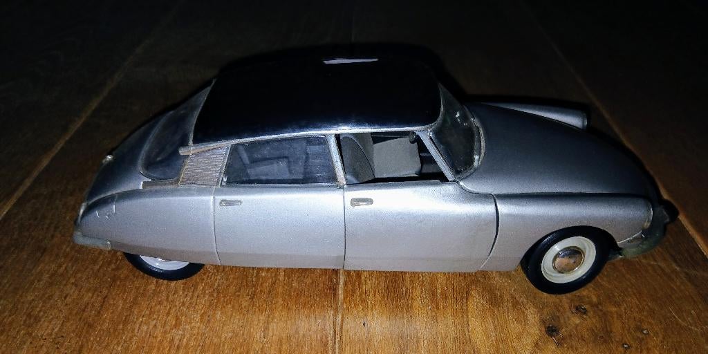 Citroën DS 19, Hobby en Vrije tijd, Modelauto's | 1:18, Ophalen of Verzenden, Zo goed als nieuw, Auto, Solido