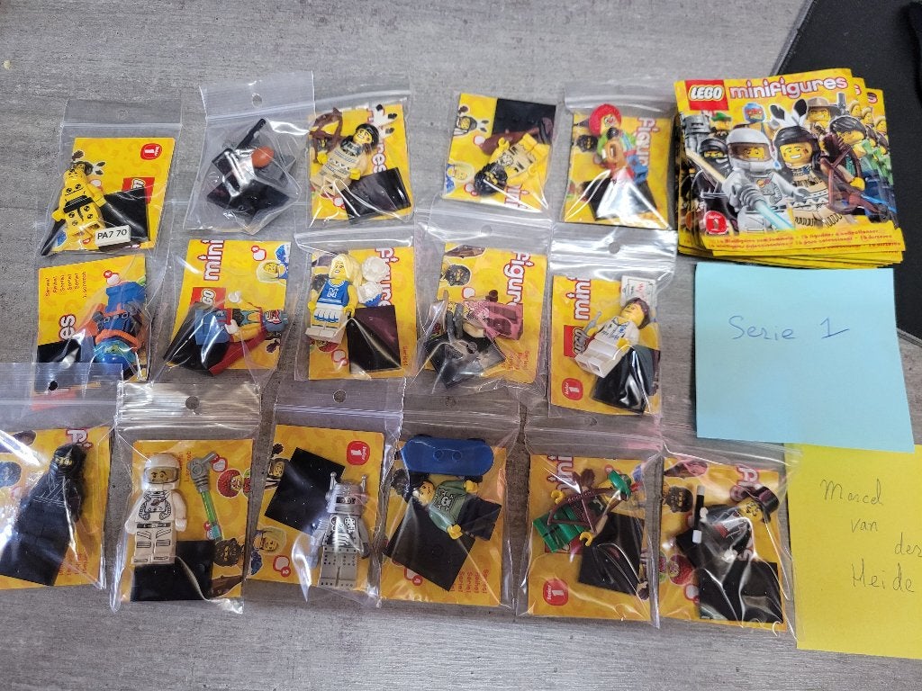 lego minfiguren serie 1, Overige thema's, Lego, Ophalen of Verzenden, Zo goed als nieuw