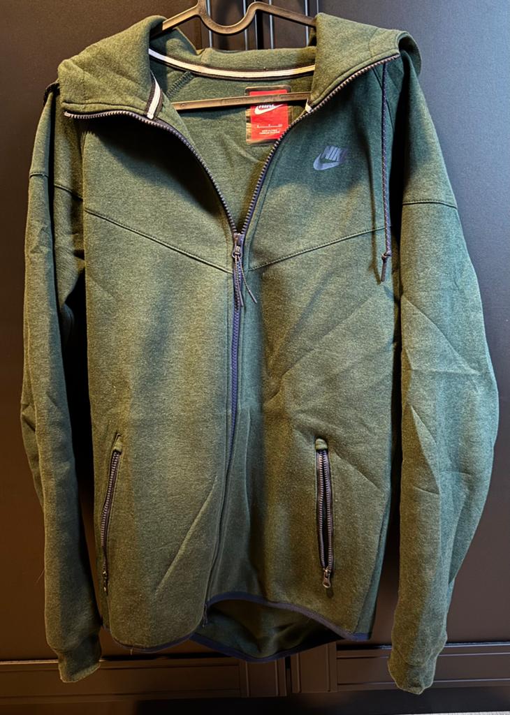 Nike fleece tech trainingspak, Kleding | Heren, Sportkleding, Ophalen, Zo goed als nieuw, Maat 46 (S) of kleiner, Groen