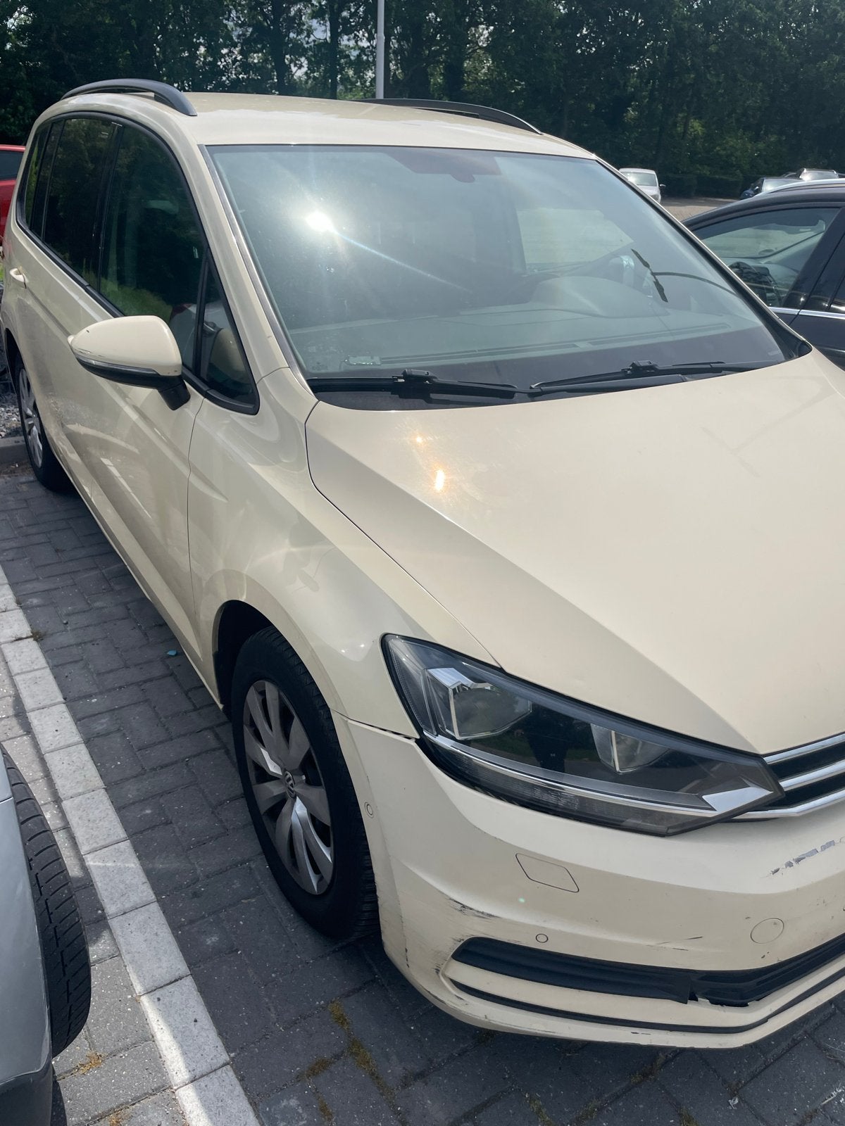 Volkswagen Touran 2.0 TDI 150pk 7pl  taxiklaar taxi carplay, Auto's, 1800 kg, 4 cilinders, 7 stoelen, Geel