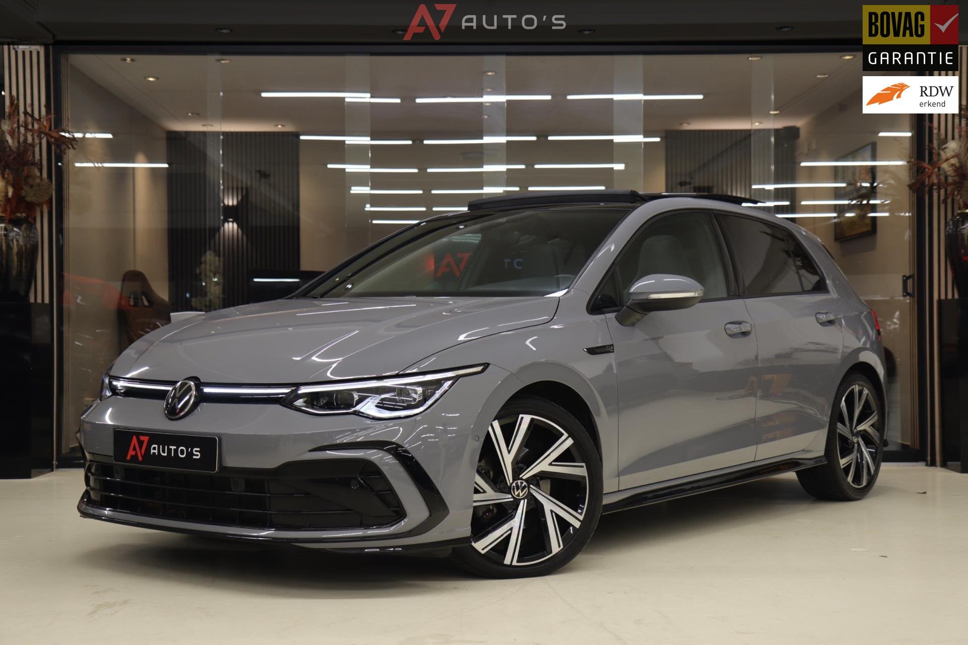 Volkswagen Golf 1.5 eTSI R-Line Business PANO/HK/CAM/CARPLAY, Stof, 4 cilinders, 150 pk, Bedrijf