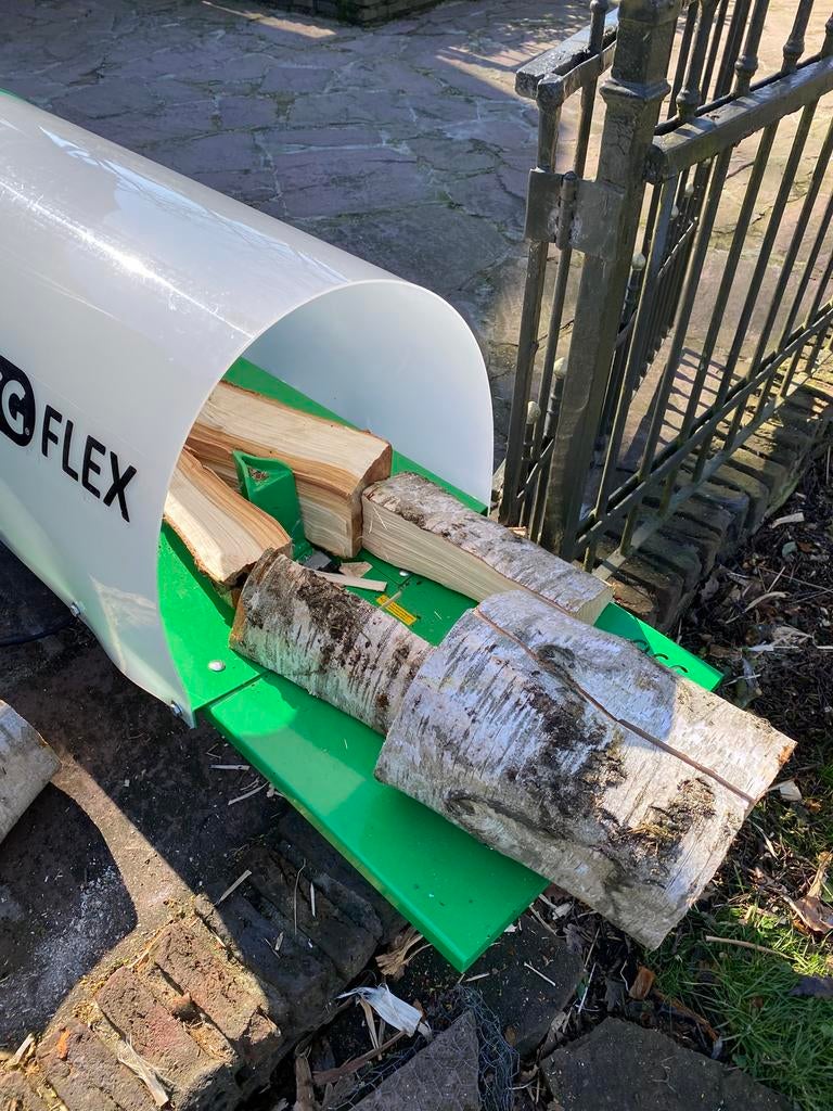 Te huur kloofmachine houtklover 7 ton, €25 per dag, Ophalen of Verzenden, Zo goed als nieuw, Liggend