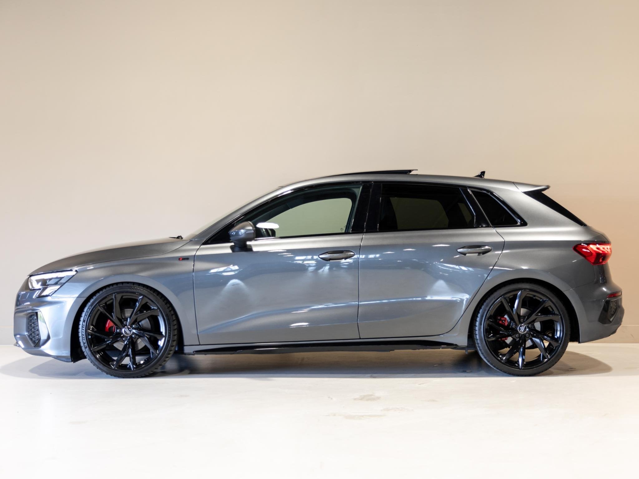 Audi A3 Sportback 35 TFSI S-Line edition / 150pk / NAP / Pan, Auto's, Adaptive Cruise Control, 4 cilinders, Leder en Stof, Origineel Nederlands