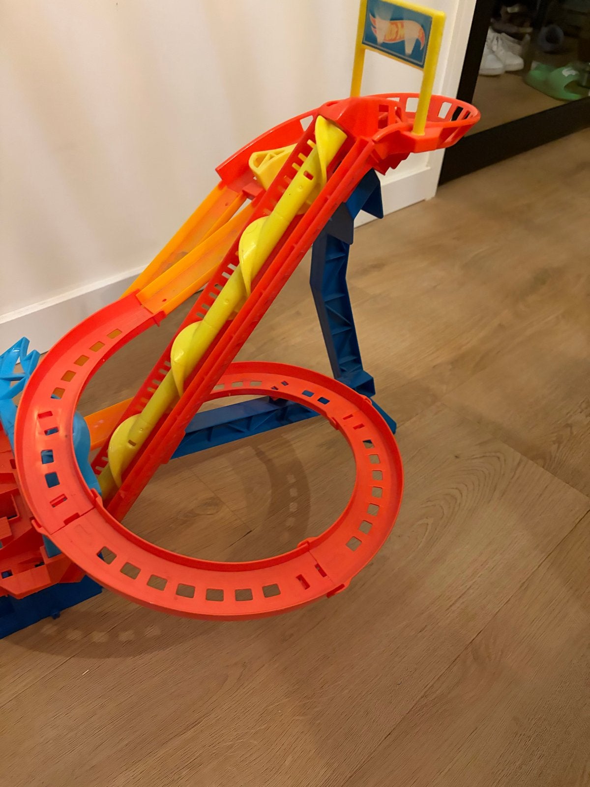 Hot Wheels Racebaan met Elektrische Aandrijving, Ophalen, Hot Wheels, Met looping, Elektrisch