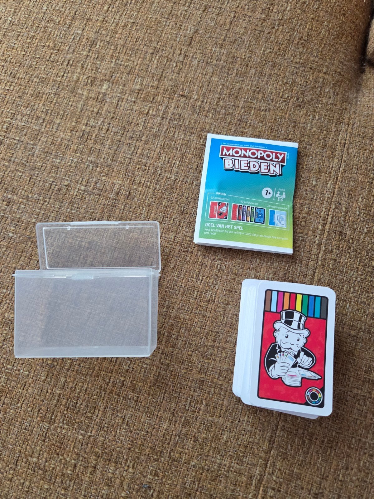 Monopoly Bieden Kaartspel - Compact en Compleet, Hobby en Vrije tijd, Gezelschapsspellen | Kaartspellen, Drie of vier spelers