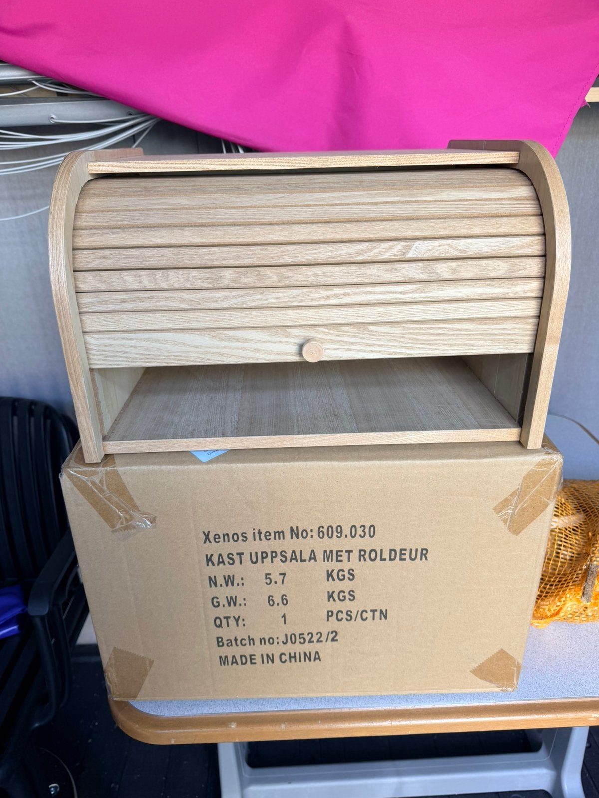 Kastjes Uppsala met roldeur., Ophalen, Zo goed als nieuw, Minder dan 45 cm