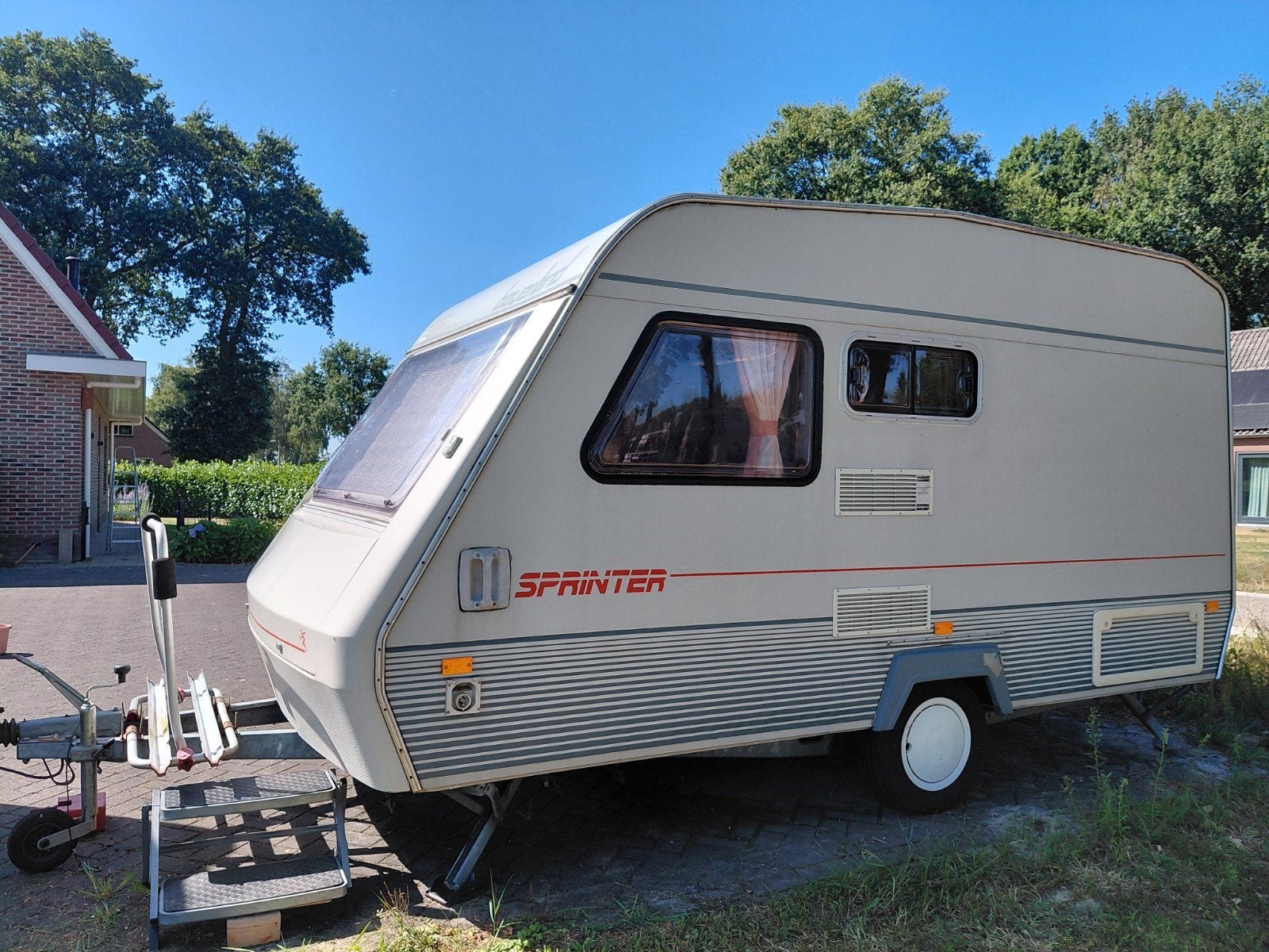 Deels opgeknapte en gepimpte Beyerland Sprinter 380-B (1992), Treinzit, Uitbouw voortent, Particulier, 500 - 750 kg