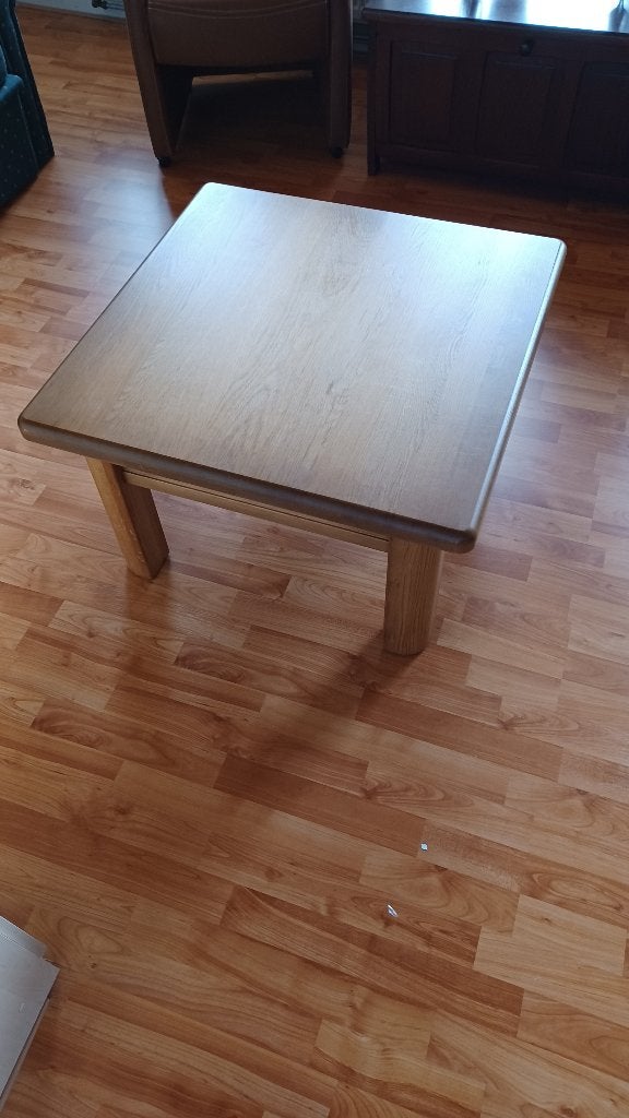 te koop: kleine bijzettafel, Huis en Inrichting, Tafels | Eettafels, Ophalen, Gebruikt, 50 tot 100 cm, Eikenhout