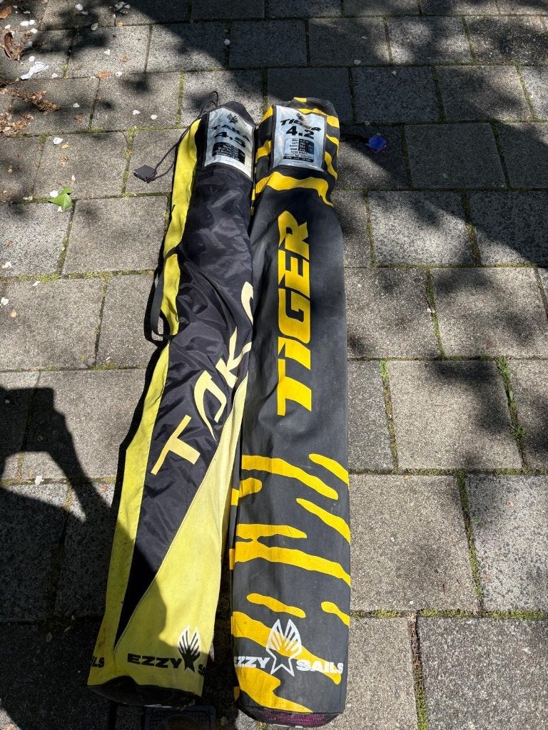 2 Ezzy wavezeilen 4.2 Tiger en 4.5 Taka, Met zeil(en), Gebruikt, 3.5 tot 5 m², Minder dan 250 cm