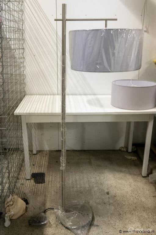 Online Veiling: Vloerlamp, Nieuw