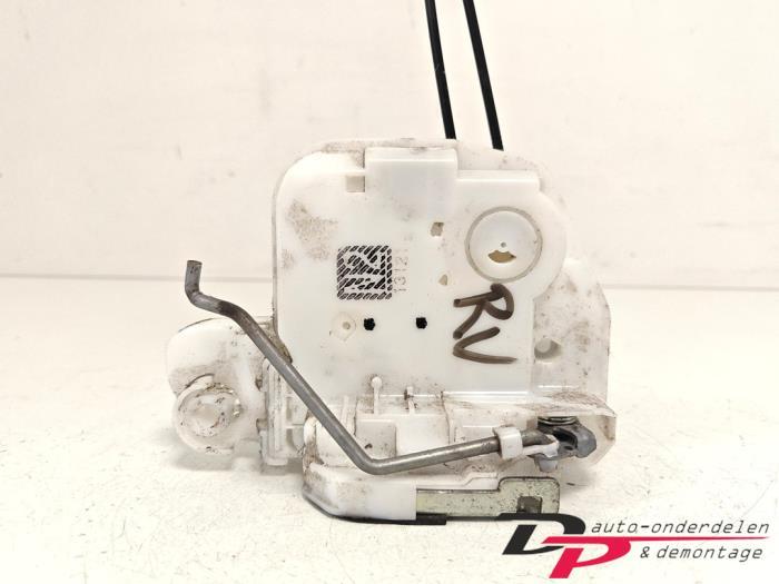 Deurslot Mechaniek 4Deurs rechts-voor van een Mitsubishi Spa, Gebruikt, -, -, Ophalen of Verzenden