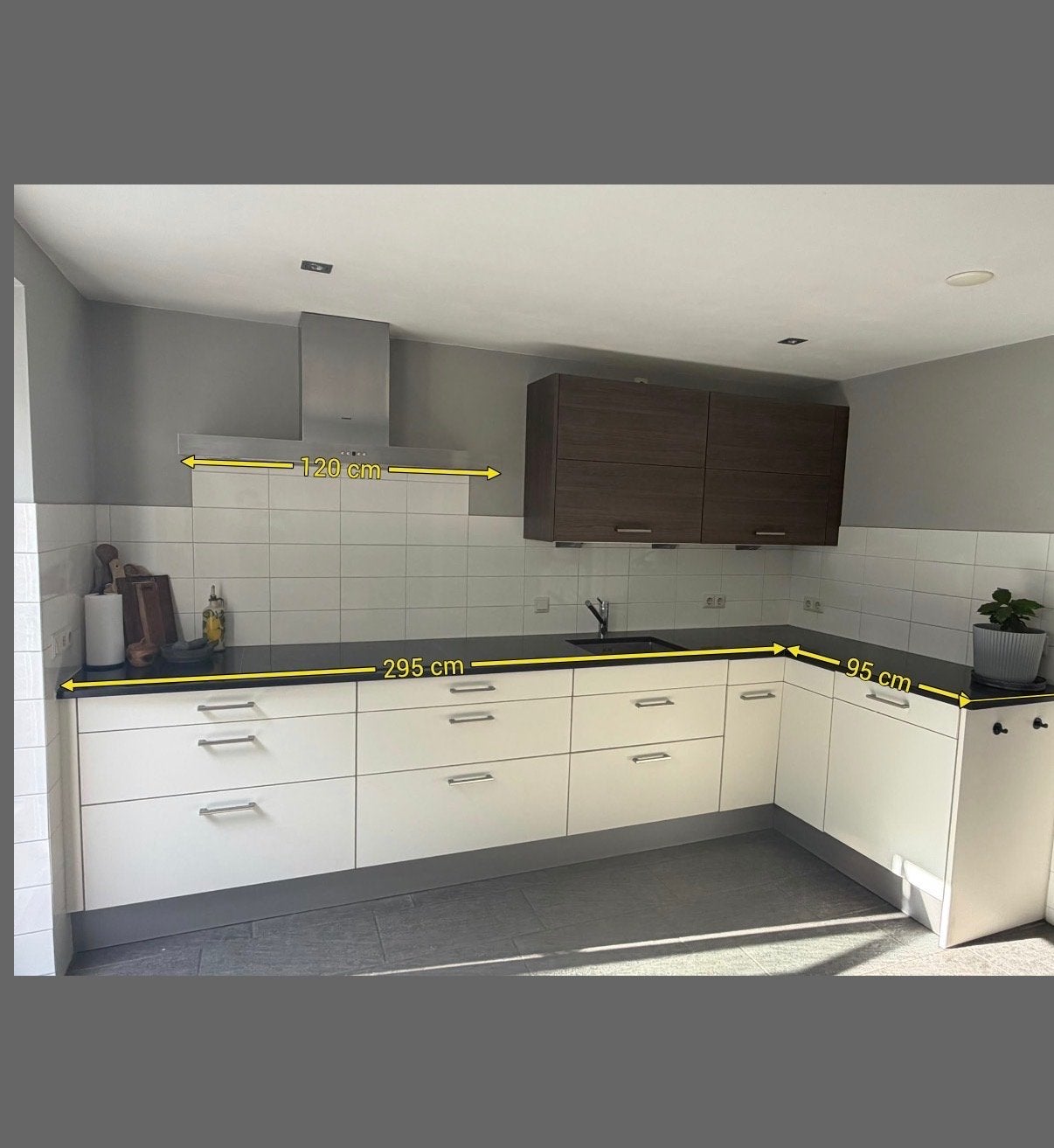 Moderne hoekkeuken met apparatuur, Gebruikt, Overige materialen, Wit, Hoekkeuken