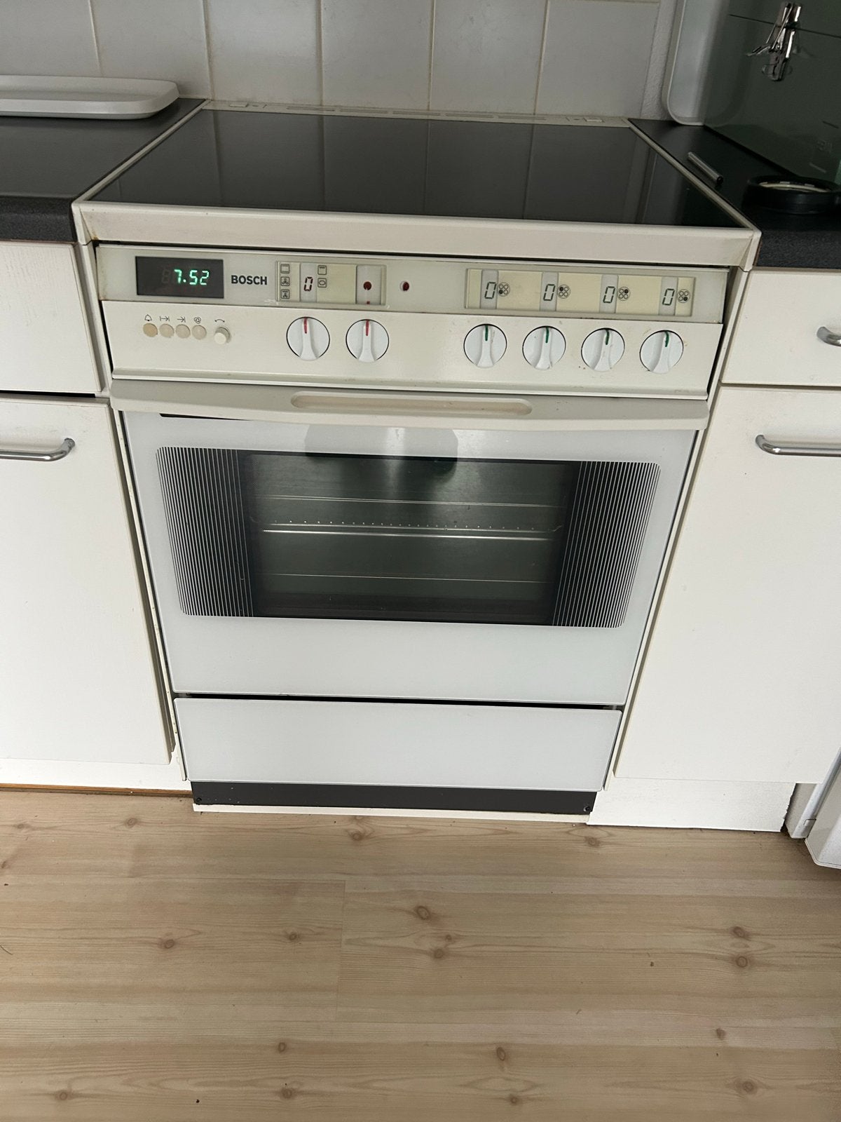 Bosch Elektrisch Fornuis met Keramische Kookplaat en Oven, Witgoed en Apparatuur, Ophalen, Gebruikt, 60 cm of meer, 4 kookzones