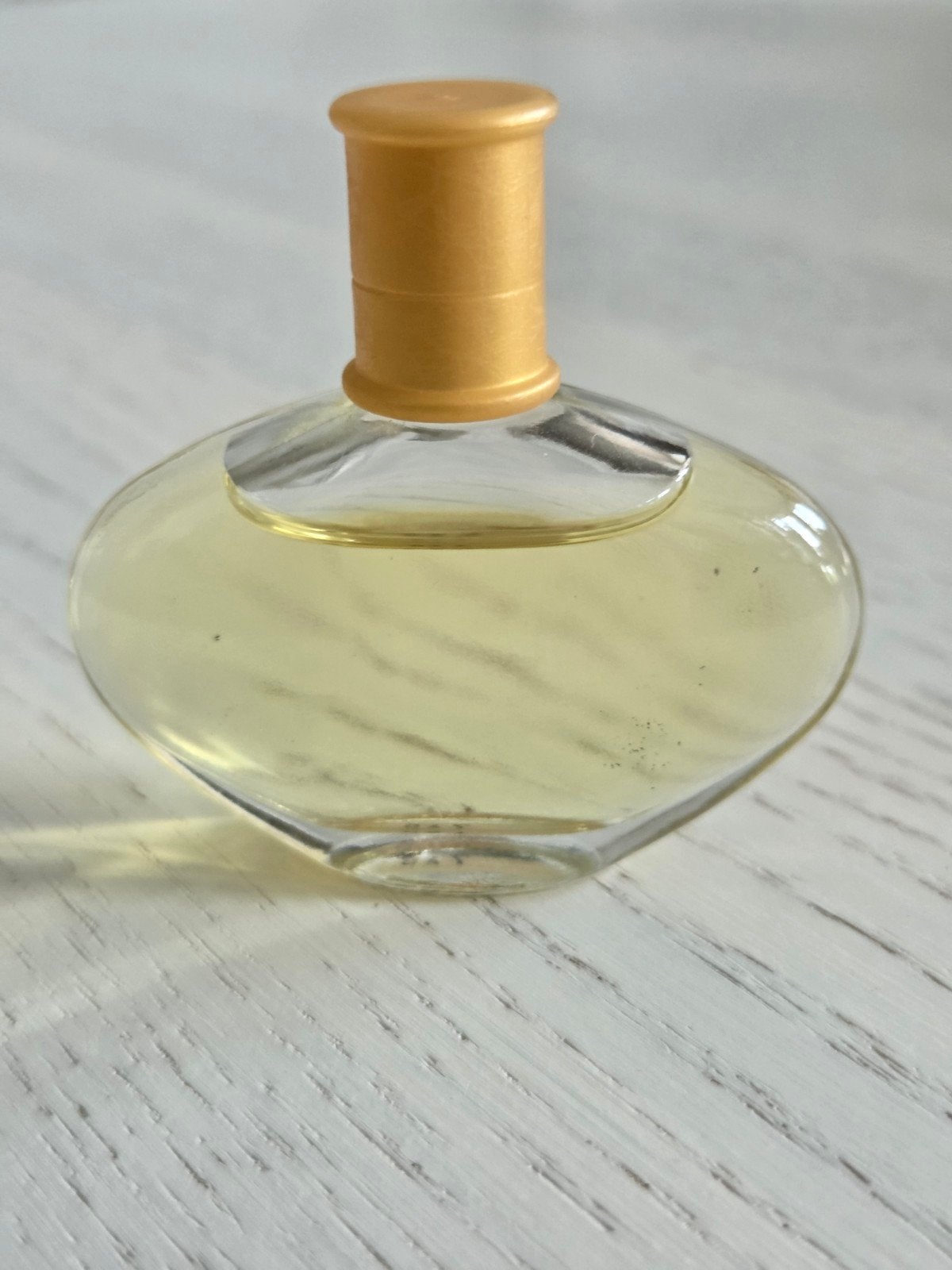 Gloria Vanderbilt 7,5 ml, Verzamelen, Parfumverzamelingen, Ophalen of Verzenden, Zo goed als nieuw, Miniatuur, Gevuld