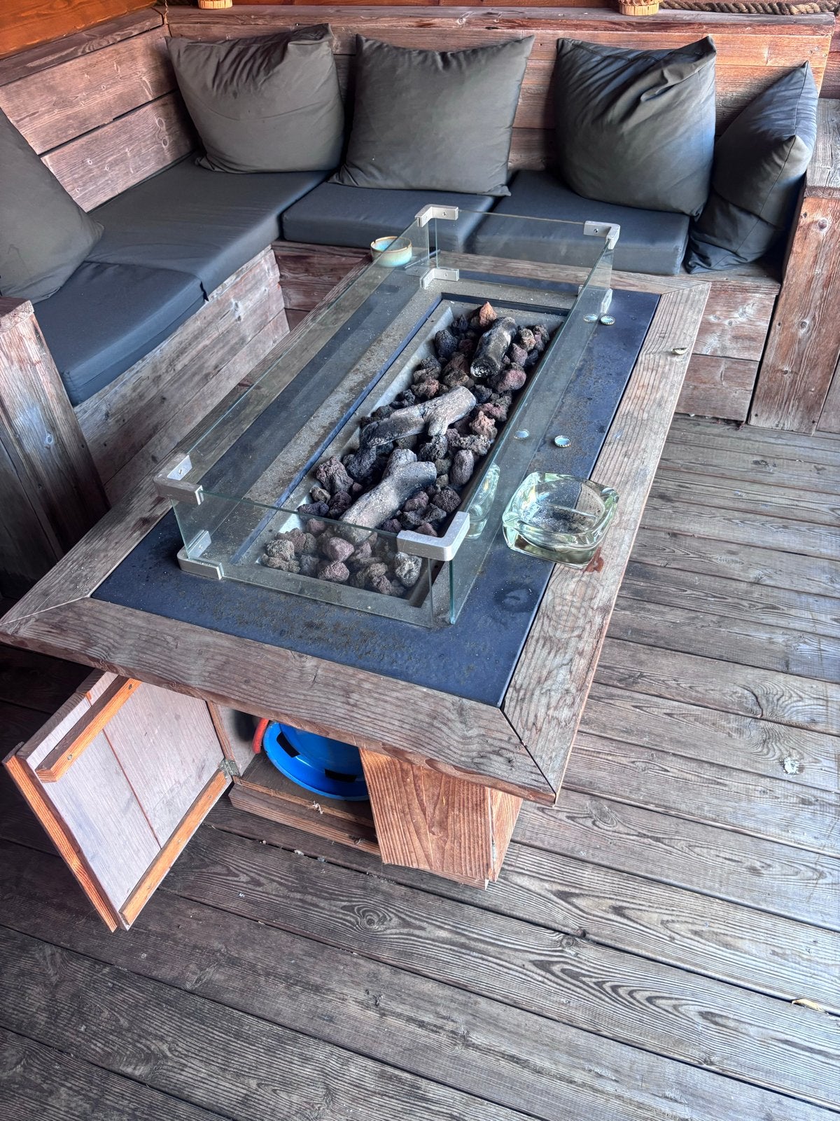 Houten salontafel met ingebouwde gashaard, Ophalen, Gebruikt