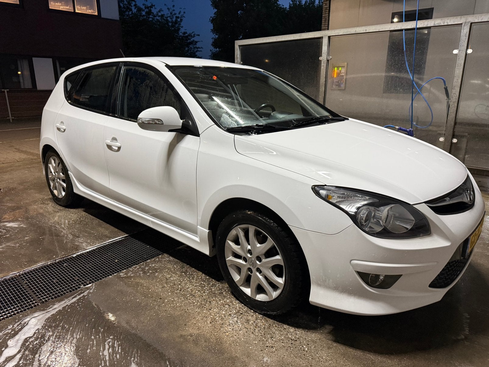 In prijs verlaagd!! Hyundai i30 1.4 I Cvvt 5DR 2011 Wit, Auto's, Hyundai, Voorwielaandrijving, Zwart, 4 cilinders, 1396 cc