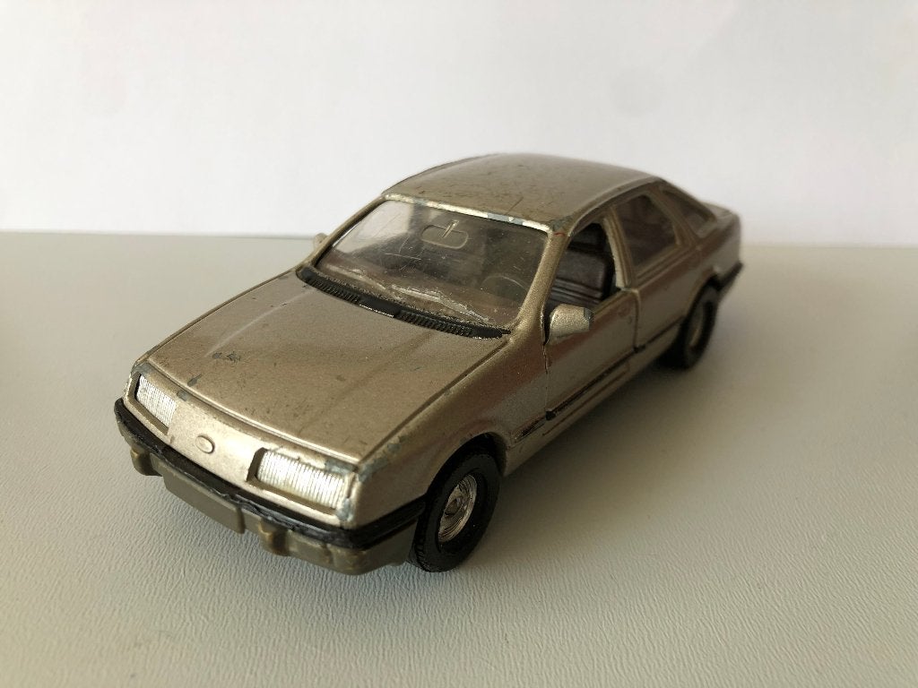 Corgi Ford Sierra 12 cm, Ophalen of Verzenden, Gebruikt, Auto