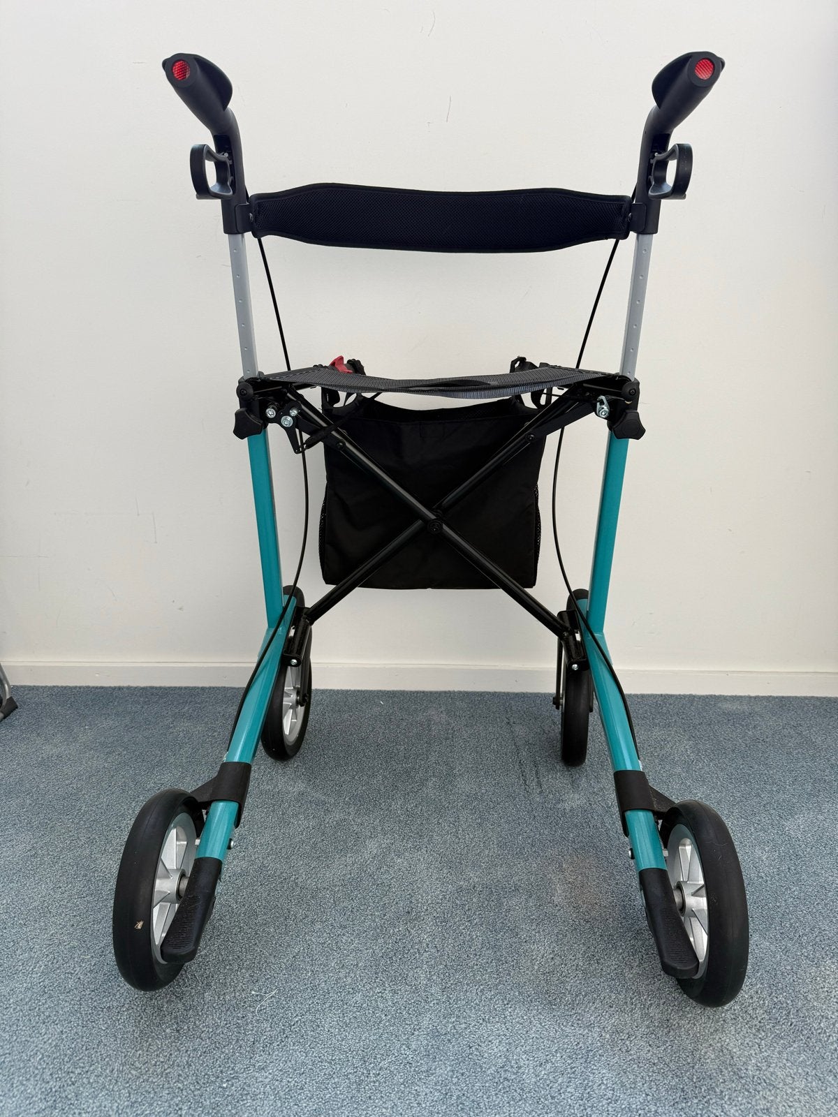 Zo goed als nieuwe Rollator, Diversen, Ophalen