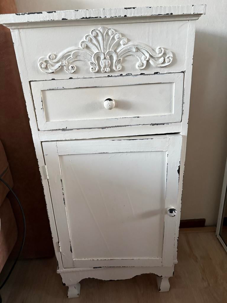 Twee antiek witte nachtkastjes met lade en deurtje, Ophalen of Verzenden