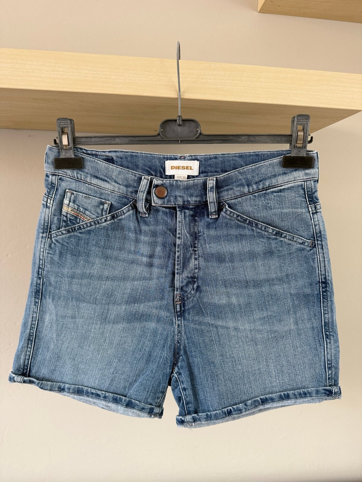 Diesel dames korte jeans broek - Maat W25, Ophalen of Verzenden, Gedragen, Blauw, W27 (confectie 34) of kleiner